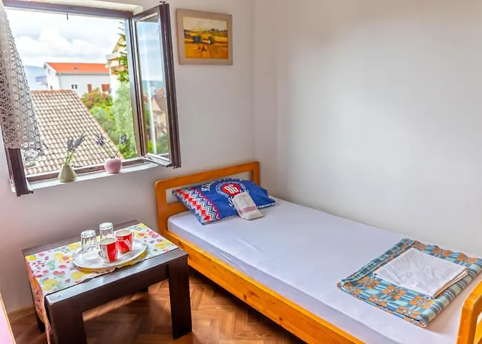Private Rooms - Tivat